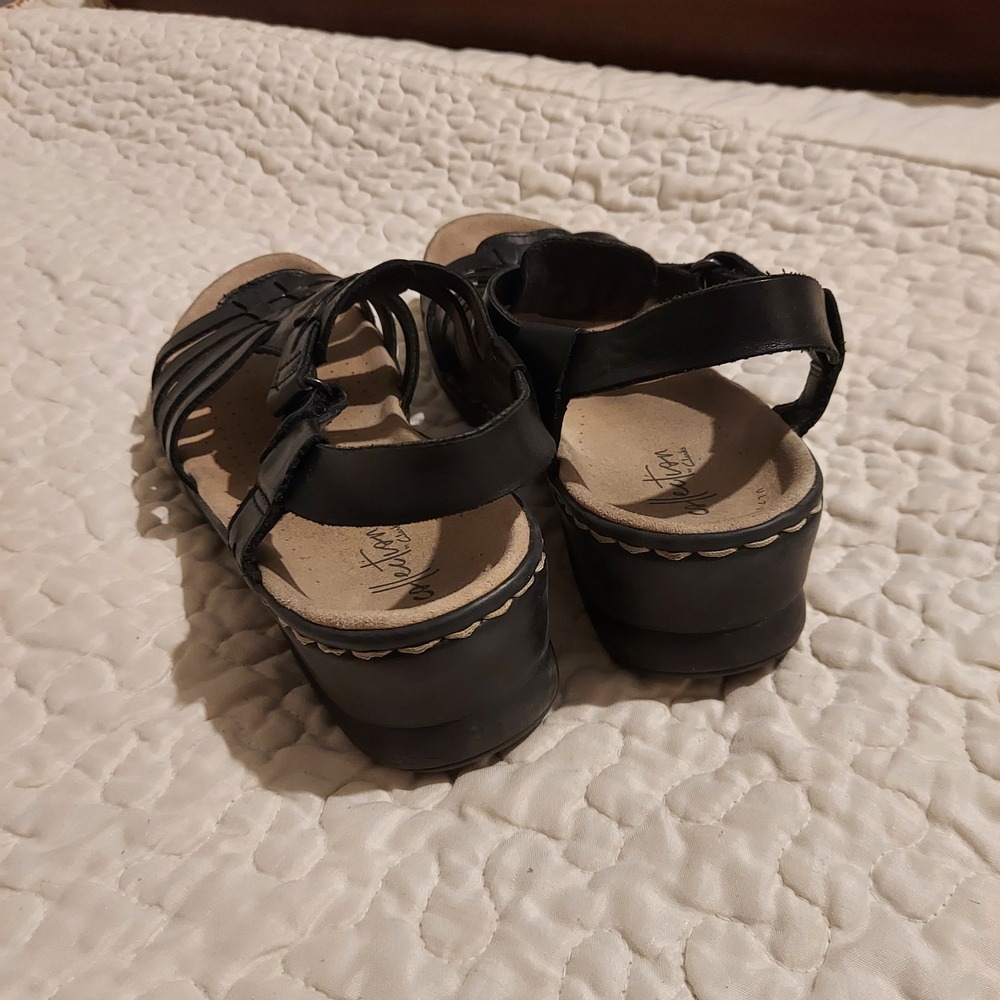 Clarks Collection Lexi Bridge Black Leather Fisherman Sandals 8.5 M 26139748 - Picture 4 of 8